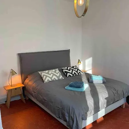Apartment Entierement Renove Au Coeur D'avignon